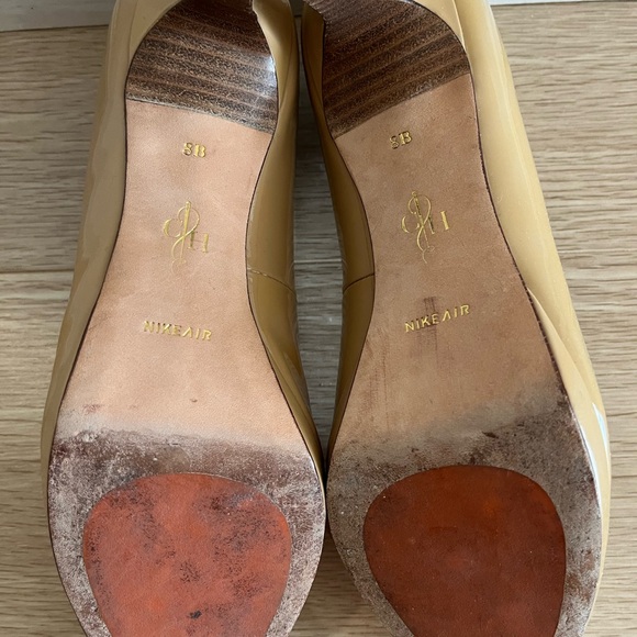 Nude/Beige Cole Haan Patent Leather Pumps - Picture 2 of 6